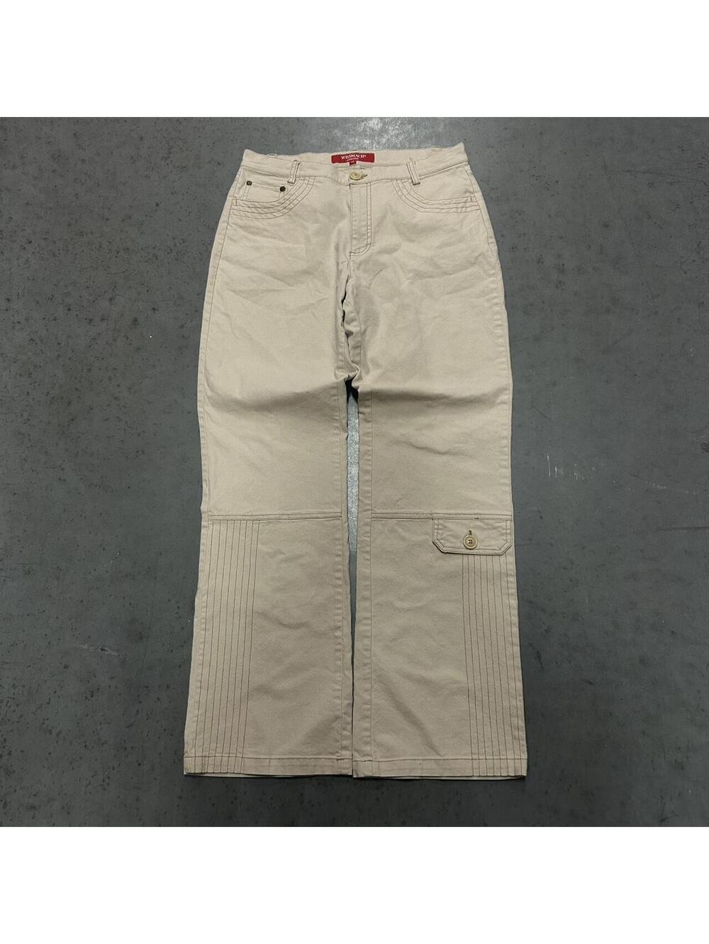 Cream and tan Y2K cargo pants #y2kfashion